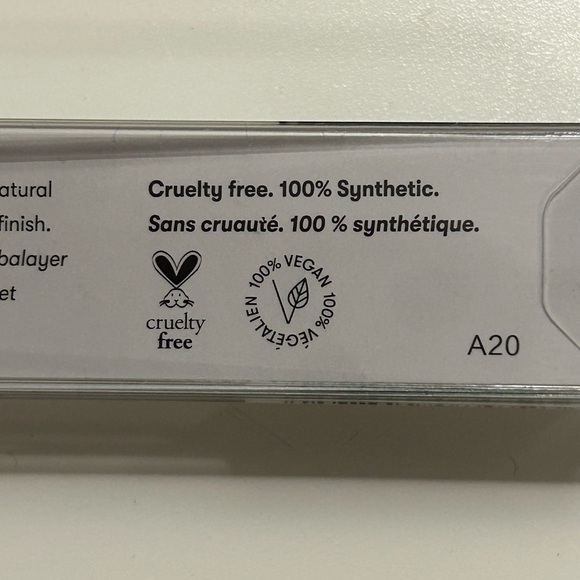 Feathered eye brush by Quo - Picture 8 of 10